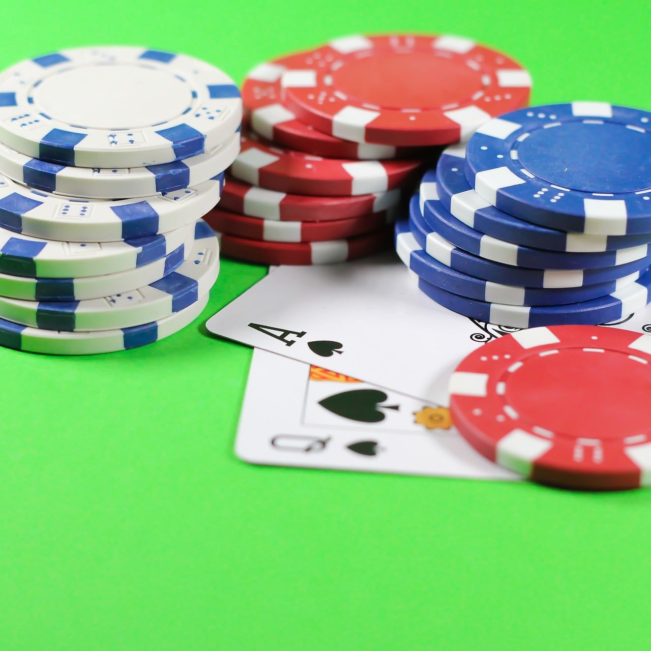 Meja roulette live dengan dealer profesional
